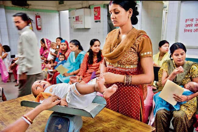 बाल मृत्यु दर में भारत की स्थिति अब भी चिंताजनक, बच्चों को मौत बांट रही बीमारियां