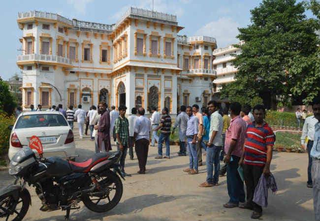 घपले का बोर्ड : रौल नंबर बदल पांच हजार को किया पास