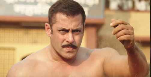 सलमान खान की फैन है पत्नी, पति ने कराया पूरा सिनेमाहॉल बुक