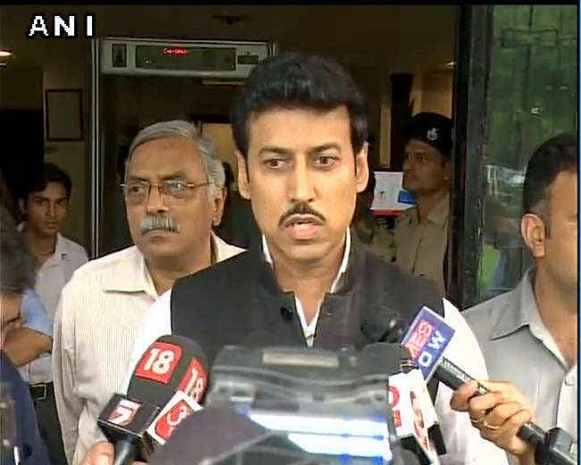 जाकिर नाइक पर सरकार ने कसा शिकंजा, पीस टीवी दिखाया तो केबल वालों की खैर नहीं