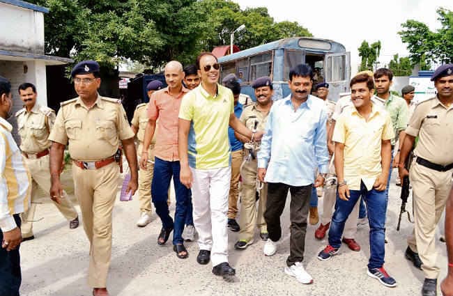 सरगना संतोष झा समेत 10 के विरुद्ध आरोप गठित