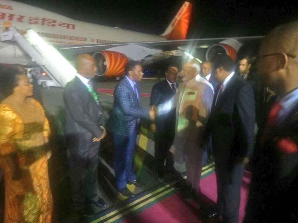 प्रधानमंत्री मोदी तंजानिया पहुंचे