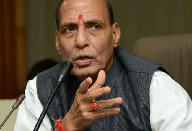 राजनाथ ने कश्मीर में स्थिति की समीक्षा की, महबूबा से की बात