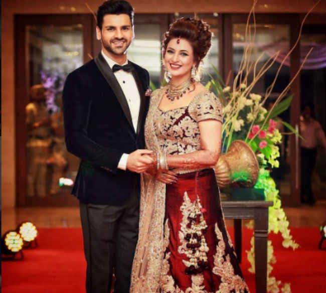 PICS: शादी के बाद अपने रिसेप्‍शन में कुछ ऐसे नजर आये दिव्‍यांका-विवेक