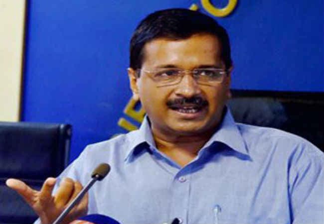 केजरीवाल की पत्नी ने लिया VRS, आयकर विभाग में कमिश्नर के पद पर थीं तैनात