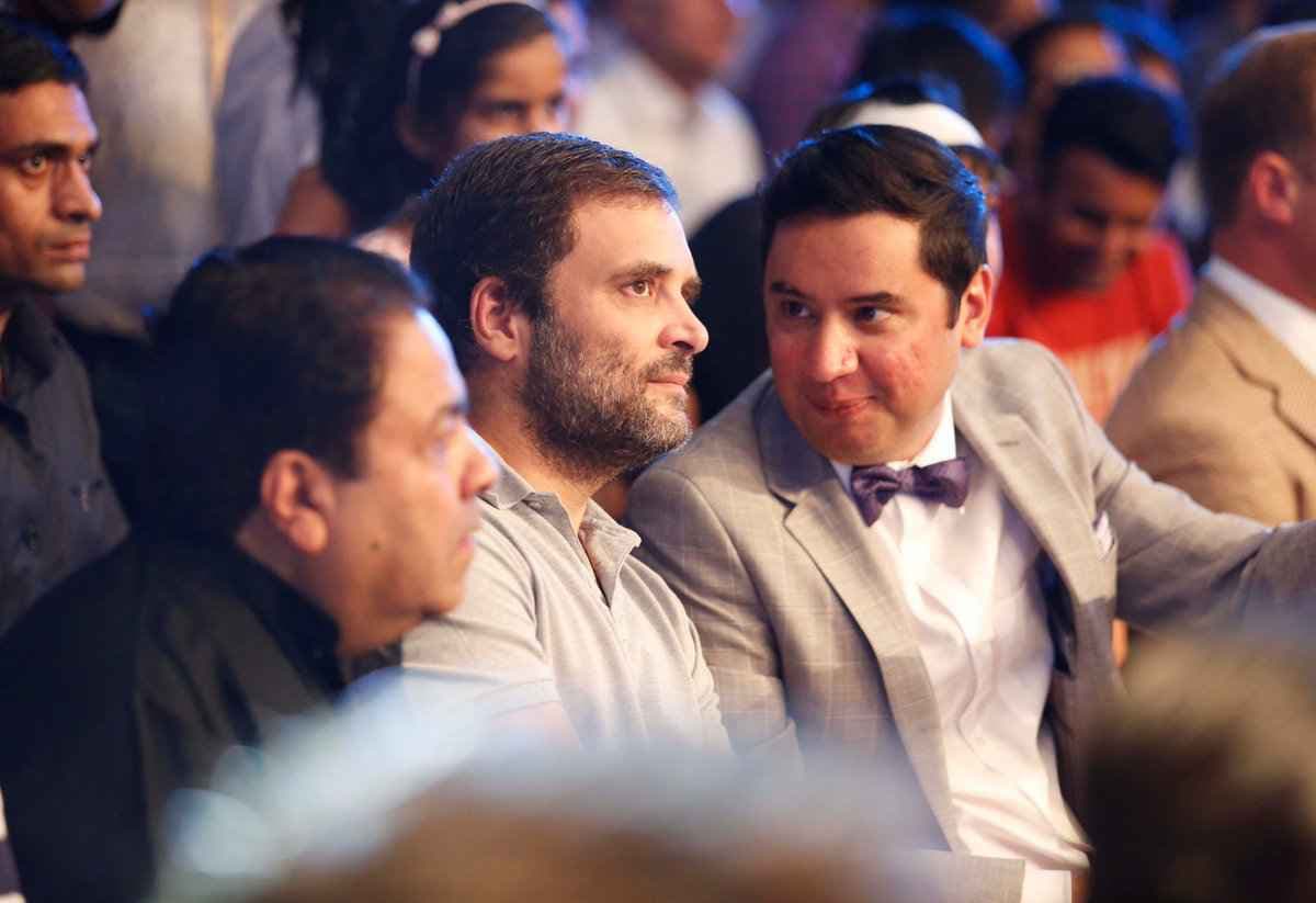 विजेंदर सिंह की फाइट देखने पहुंचे राहुल गांधी के सामने लगे ''मोदी-मोदी'' के नारे