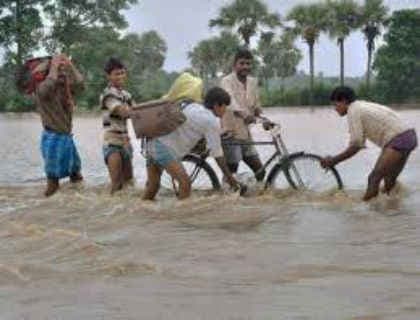 नेपाल में भारी बारिश से बिहार में तबाही, कोसी में उफान से बह गये 300 घर