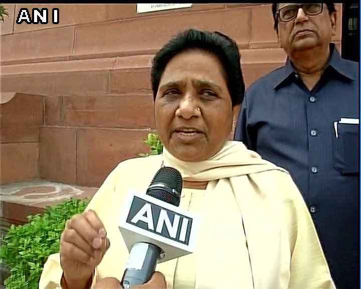 मायावती मामला : दलित मुद्दे पर घिरी भाजपा ने दयाशंकर पर नहीं दिखायी दया