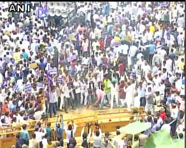 दयाशंकर के बयान से ‘पुनर्जीवित’ हुई बसपा