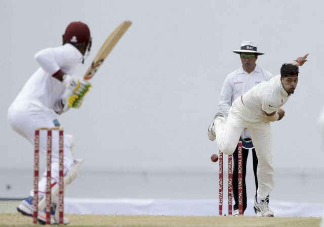 वेस्ट इंडीज बनाम भारत: सैमुअल्स ने विंडीज को संभाला