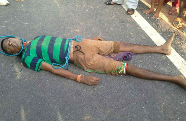 झारखंड : बड़गड़ में नक्सलियों ने मुखबिरी का आरोप लगा 3 लोगों की हत्या की