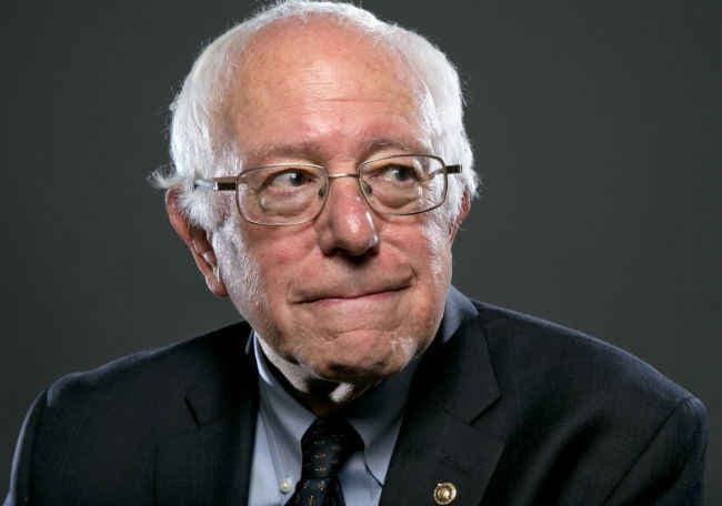 डेमोक्रेटिक पार्टी ने ईमेल के लिए सैंडर्स से मांगी माफी, सैंडर्स ने दिया समर्थन