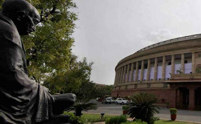 रास में कांग्रेस सदस्य ने दिया नकवी के खिलाफ विशेषाधिकार हनन का नोटिस