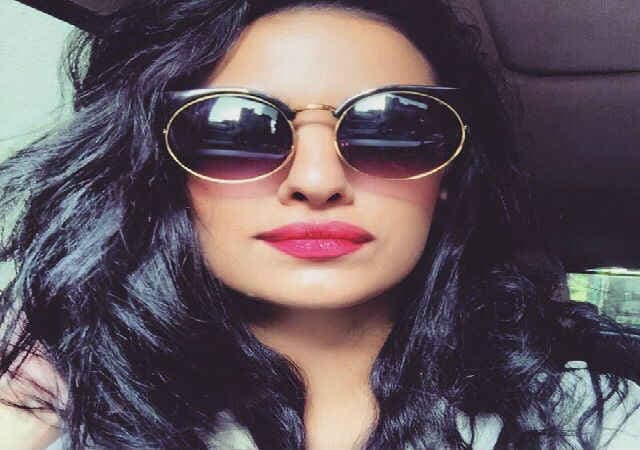 DJ Wale Babu गर्ल नतासा ग्रीस में कर रही हैं मस्ती, शेयर की photos