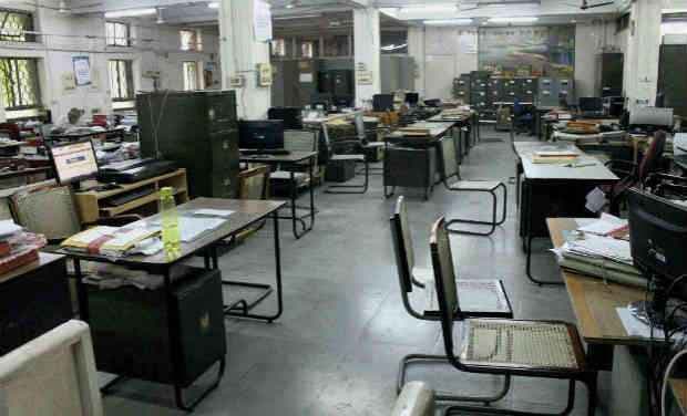 7th Pay Commission: कामचोर बाबुओं को ‘नो इंक्रीमेंट'', पढें कैसे