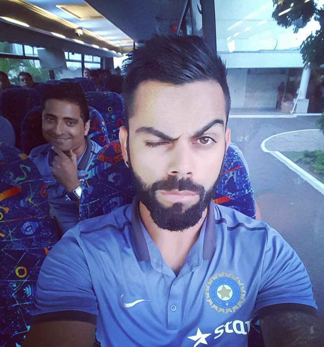 विराट कोहली ने पाकिस्‍तानी अंपायर के बेटे को भेजा वीडियो मैसेज, जानें क्‍या है खास