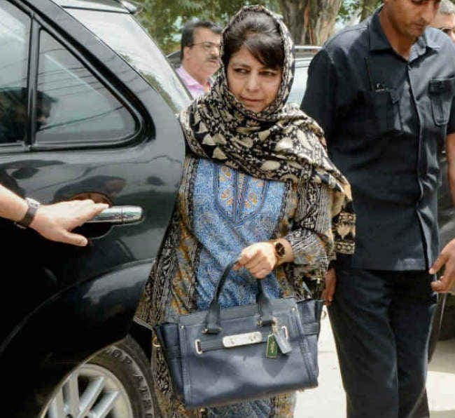 उमर जानते थे अफजल को होगी फांसी,  हमें बुरहान के एनकाउंटर की जानकारी नहीं थी : महबूबा