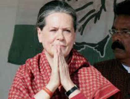 PM मोदी के गढ़ वाराणसी में 10 हजार बाइकर्स के साथ रोड शो करेंगी सोनिया