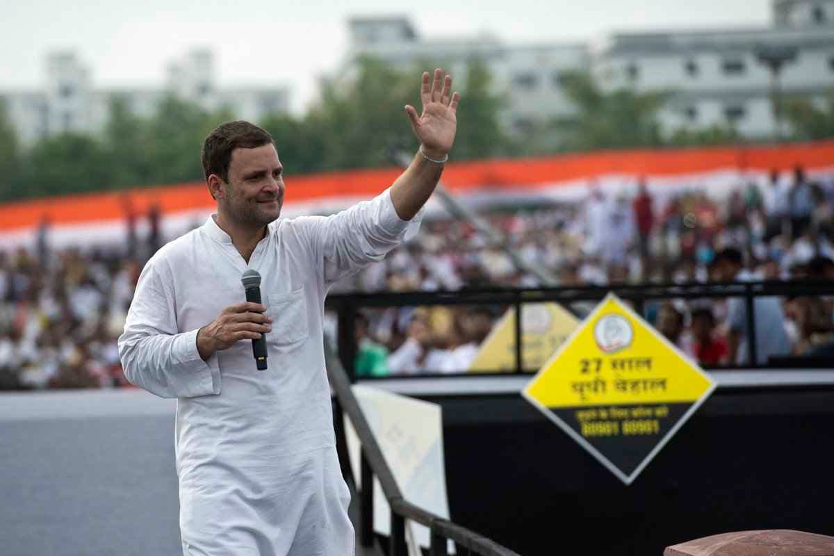 बोले राहुल, आनंदी बेन नहीं मोदी के कारण जला गुजरात