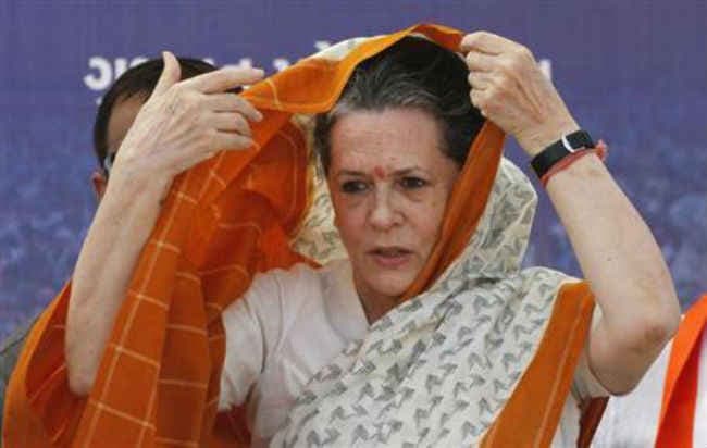 वाराणसी में सोनिया का ‘रोड शो’, दलित-ब्राह्मण वोटर्स पर है नजर