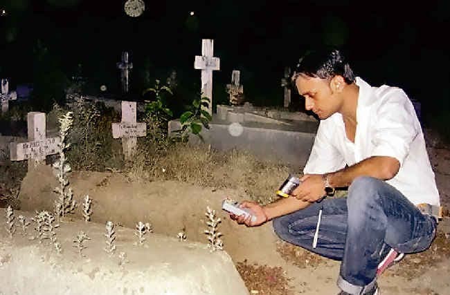 जो ढूंढ़ते हैं भूत के सबूत