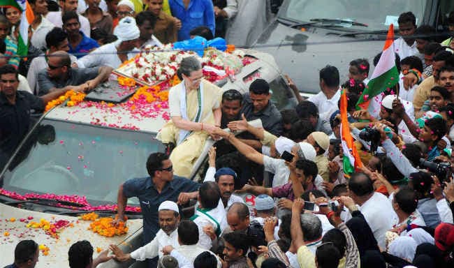 दिल्ली के सर गंगाराम अस्पताल में भरती करायी गयीं सोनिया गांधी