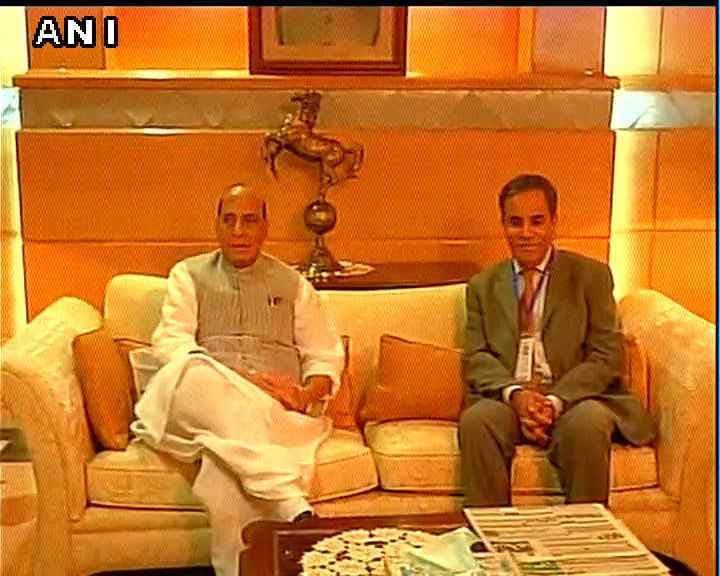 SAARC समिट में हिस्‍सा लेने इस्लामाबाद पहुंचे राजनाथ सिंह, विरोध प्रदर्शन तेज