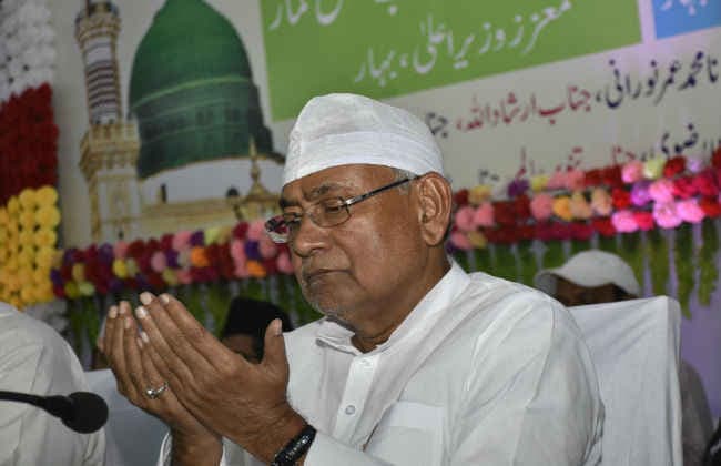 नीतीश ने हज यात्रियों से कहा, बिहार में शराबबंदी के सफल होने की दुआ करें