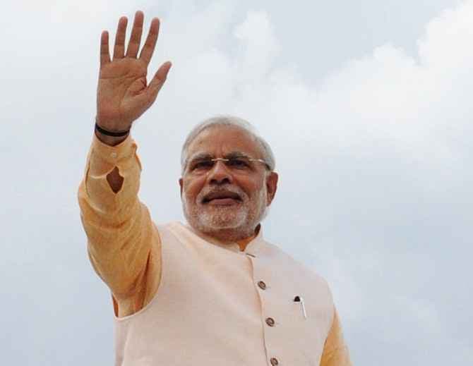 जीएसटी विधेयक पारित: मोदी ने ऐतिहासिक बताया, पार्टियों को दिया धन्यवाद