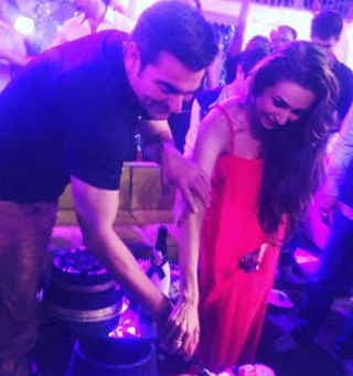 मलाइका ने अरबाज से कहा- जानम देख लो मिट गई दूरियां मैं यहां हूं यहां....