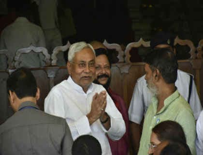 बिहार : शिक्षक वेतन हेतु 8.45 अरब, बाढ़ पीड़ितों के लिये 345 करोड़ मंजूर