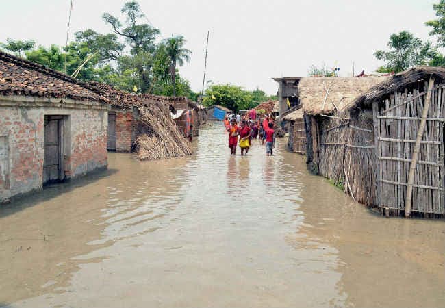 बिहार में बाढ़ से अब तक 91 की मौत, 33 लाख आबादी प्रभावित