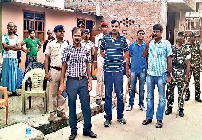 बिहार : बेतिया में खेल के विवाद को ले दो गुट भिड़े, पत्थरबाजी, पांच हिरासत में