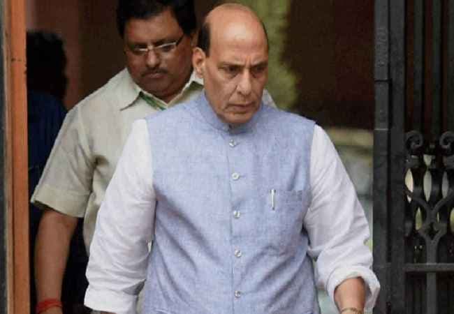 पाकिस्तान में भारतीय पत्रकारों को दक्षेस बैठक स्थल के द्वार पर भी नहीं खड़े होने दिया गया