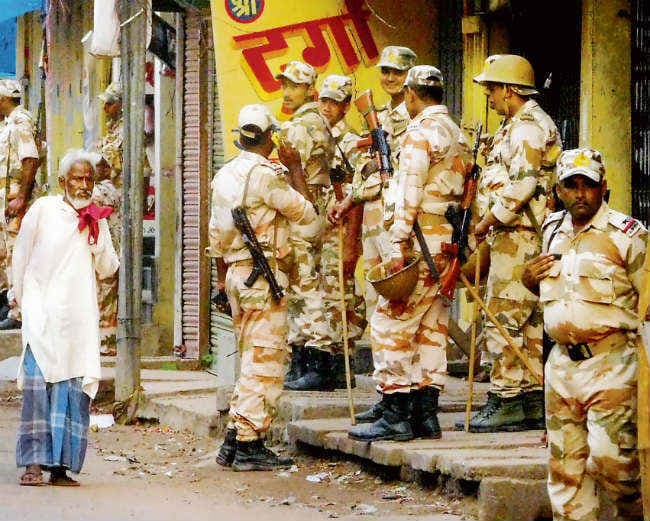 बिहार : सारण में सांप्रदायिक हिंसा के बाद पटरी पर लौट रहा जनजीवन, अभी बंद रहेगी इंटरनेट सेवा