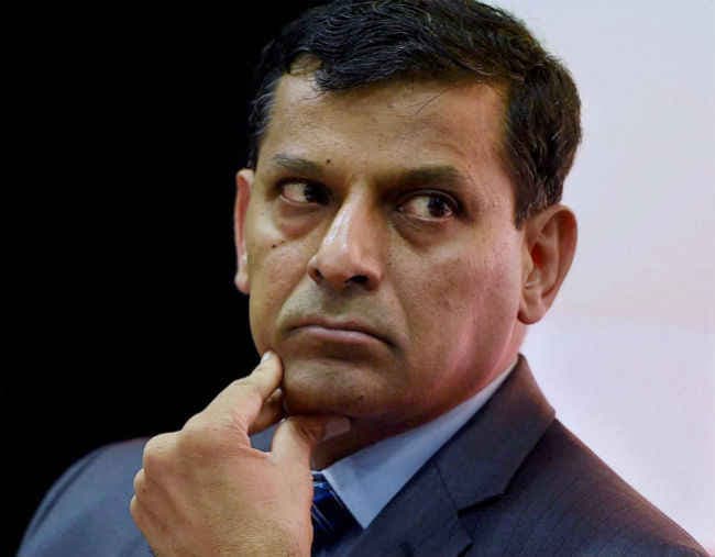 RBI ने वृद्धि का अनुमान 7.6% रखें, वैश्विक असर के प्रति किया आगाह