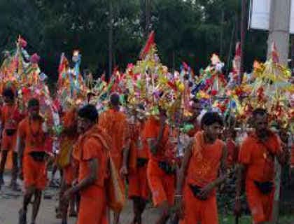 बिहार : कांवरियों से भरी बस दुर्घटनाग्रस्त, 1 की मौत, 50 घायल