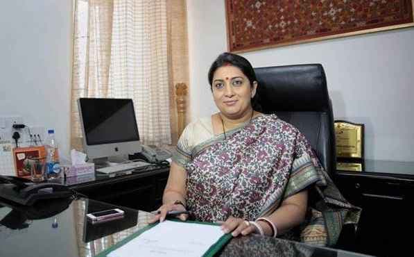 स्मृति ईरानी रक्षा बंधन पर सियाचिन में सैनिकों से मिलेंगी