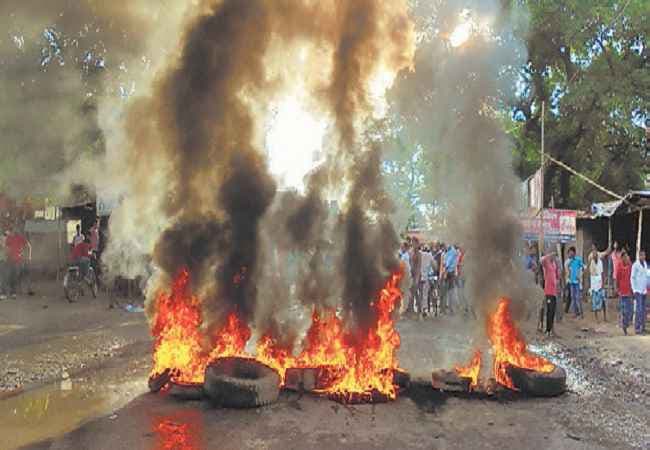 बिहार : गोपालगंज में दवा व्यवसायी की गोली मार हत्या, विरोध में आगजनी