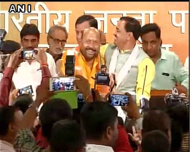 उत्तर प्रदेश: सपा के तीन, बसपा के दो और कांग्रेस के तीन विधायक भाजपा में शामिल