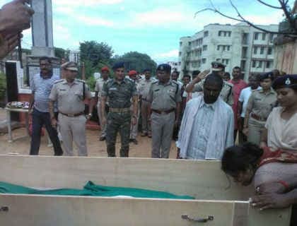 बिहार : IPS का मार्मिक पोस्ट, नक्सली हमले में शहीद जवान के लिए छलका दर्द