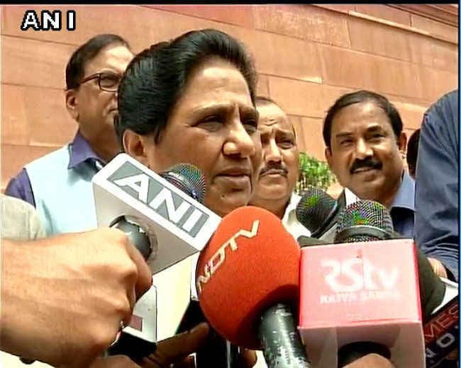 प्रदेश की कानून व्यवस्था नहीं सुधार सकते, तो इस्तीफा दें अखिलेश यादव : मायावती