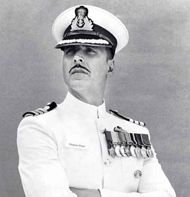 FILM REVIEW: जानें कैसी है ‘रुस्तम'' की कहानी