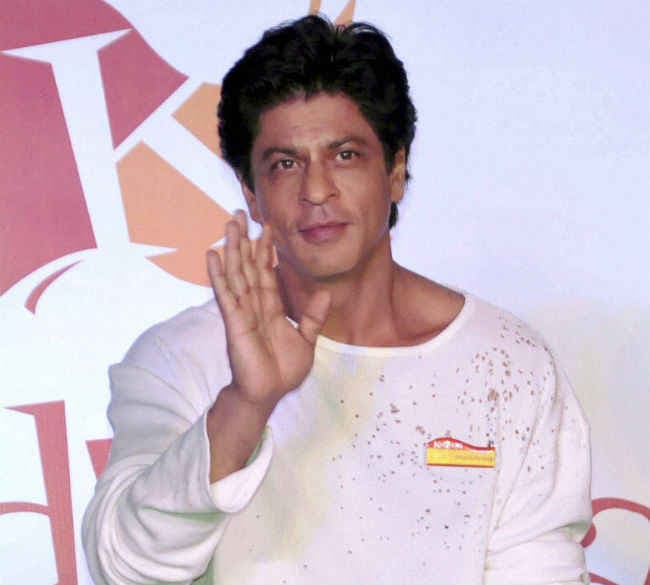 #ShahRukhKhan: अमेरिकी एयरपोर्ट पर रोके गये शाहरुख, ट्विटर पर चले ये चुटकुले