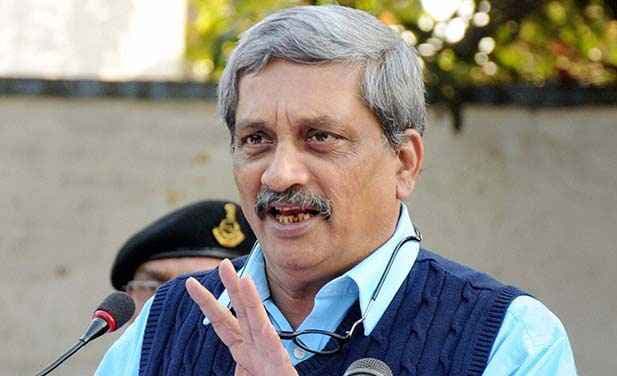 सशस्त्रबलों ने कश्मीर में भारी उकसावे के बाद भी बिल्कुल संयम का परिचय दिया: पर्रिकर