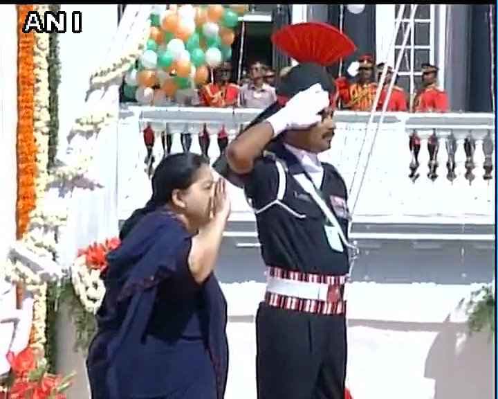 स्वतंत्रता सेनानियों की पेंशन में बढोतरी की घोषणा की जयललिता ने