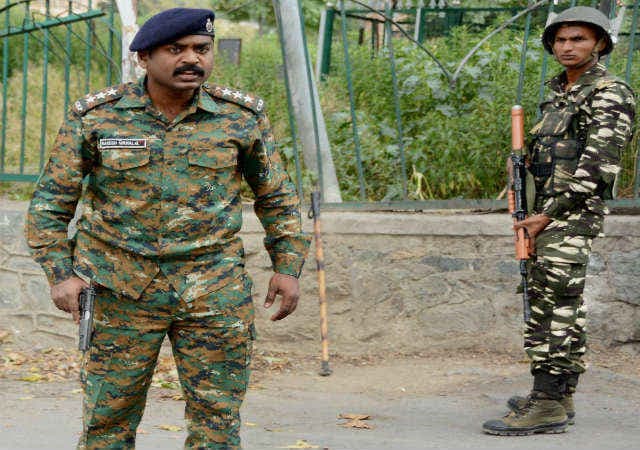 सेना ने कश्मीर में घुसपैठ की कोशिश नाकाम की, पांच आतंकवादी ढेर