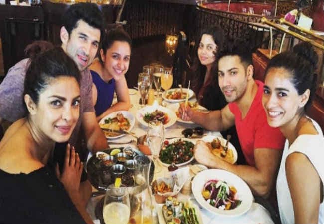 प्रियंका से मिलने न्‍यूयॉर्क पहुंची परिणीति चोपड़ा, देखें वीडियो