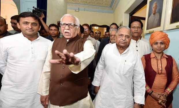 CM अखिलेश को राज्यपाल का पत्र : मांगी लोकायुक्त के प्रतिवेदनों पर एक्शन रिपोर्ट