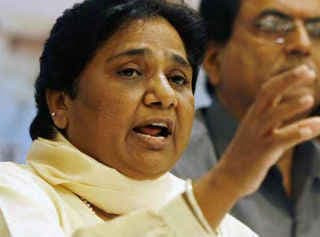 आगरा से मायावती ने फूंका चुनावी बिगुल: कांग्रेस-भाजपा-सपा पर छोड़े शब्दों के तीर